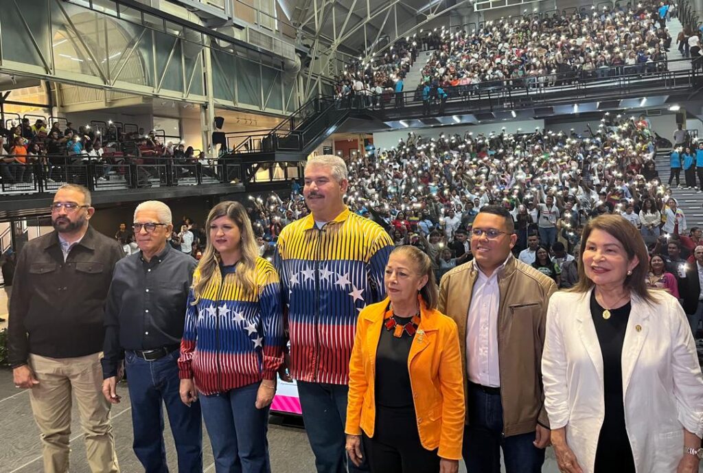 Gobernador Luis Caldera impulsa la educación superior