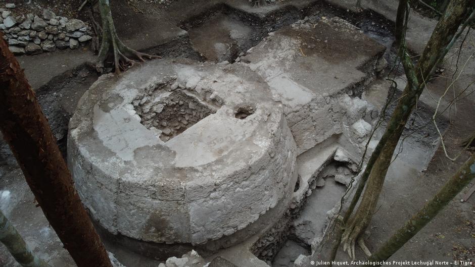 Guatemala: hallan altar maya usado para sacrificios humanos