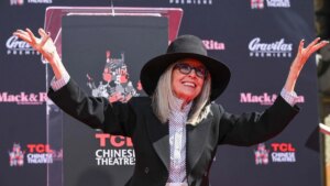 Guion de ‘Annie Hall’, que fue atesorado por la fallecida actriz Diane Keaton, se vendió por un precio récord en una subasta
