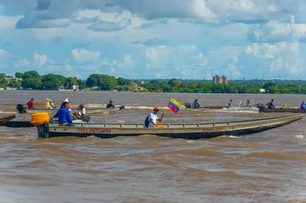 Hallan a tres personas reportadas como desaparecidas a bordo de una lancha cerca de las costas de Aragua