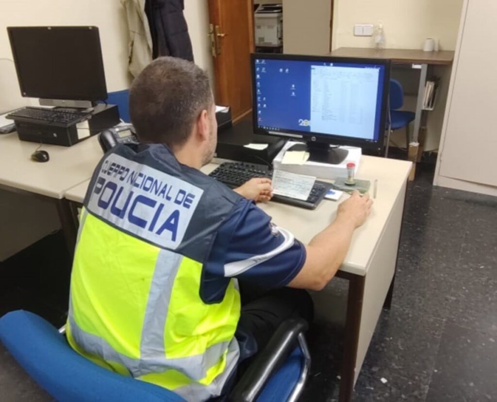 Hallan el cadáver de un hombre en el interior de un frigorífico en Castelló