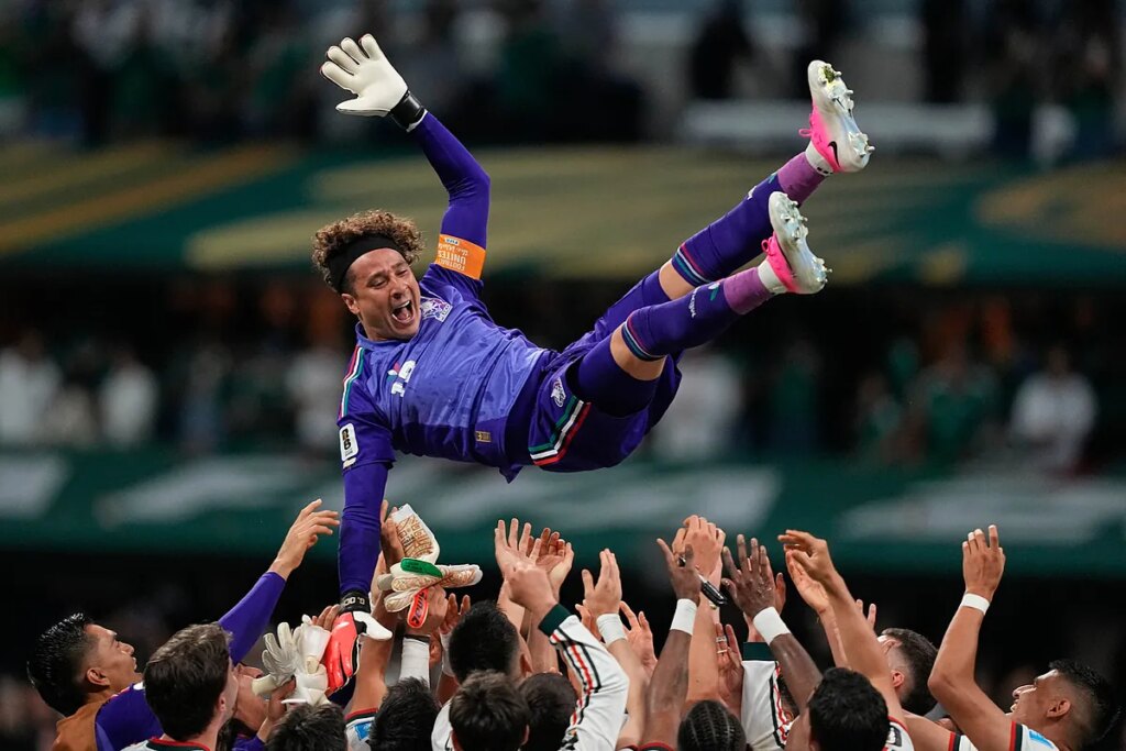 Homenaje a 'Memo' Ochoa en su último Mundial: "Es un ídolo para nosotros"