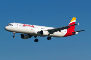 Iberia cambia el equipaje de mano por sorpresa: así quedan las nuevas opciones