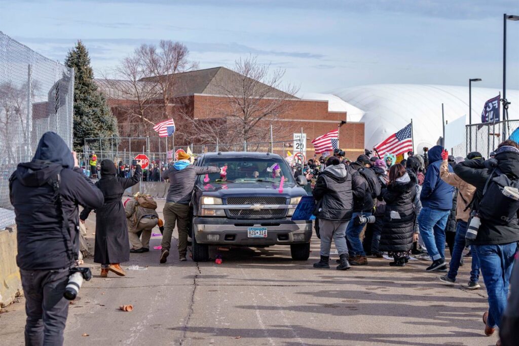 Imputadas 15 personas en Minnesota por "conspiración para obstaculizar o lesionar a agentes" en protestas contra el ICE