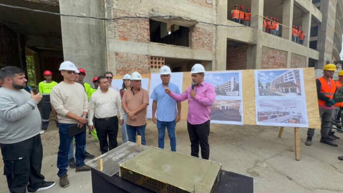 Inició la construcción del complejo universitario de La Guaira