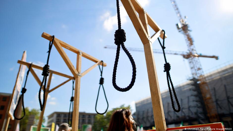 Irán ahorca a dos hombres por supuestos delitos en protestas