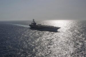 Irán ataca posiciones de EEUU en respuesta a su ofensiva en el estrecho de Ormuz | europapress.es