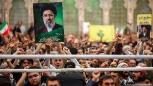 Irán: el régimen resiste, pero el país se hunde en la crisis