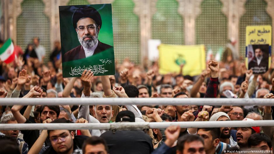 Irán: el régimen resiste, pero el país se hunde en la crisis