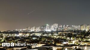 Irán lanza misiles contra Israel por primera vez desde el alto el fuego de abril