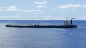 Irán sorteó el bloqueo militar de EEUU y logró el envío de tres buques petroleros