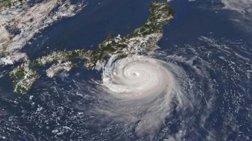 Japón evacúa a más de dos millones de personas por la amenaza del tifón Mekkhala