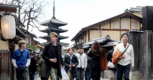 Japón, saturado por el turismo, quintuplica los costes de los visados
