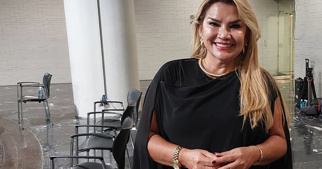 Jeanine Áñez: «Evo Morales está enfermo de poder, se ha convertido en el mismo diablo»