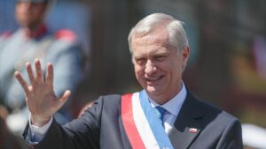 Kast pide paciencia a los chilenos en momentos de retracción económica y una caída en su popularidad | elperiodico.com