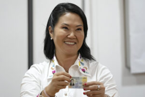 Keiko Fujimori mantiene su ventaja sobre Sánchez al llegar al 25 % del escrutinio en Perú – AlbertoNews