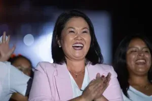 Keiko Fujimori se acerca a ganar la elección presidencial en Perú, con 40.000 votos más que Roberto Sánchez