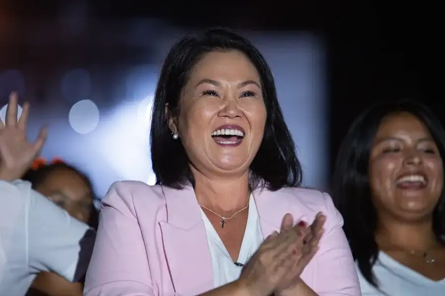 Keiko Fujimori se acerca a ganar la elección presidencial en Perú, con 40.000 votos más que Roberto Sánchez