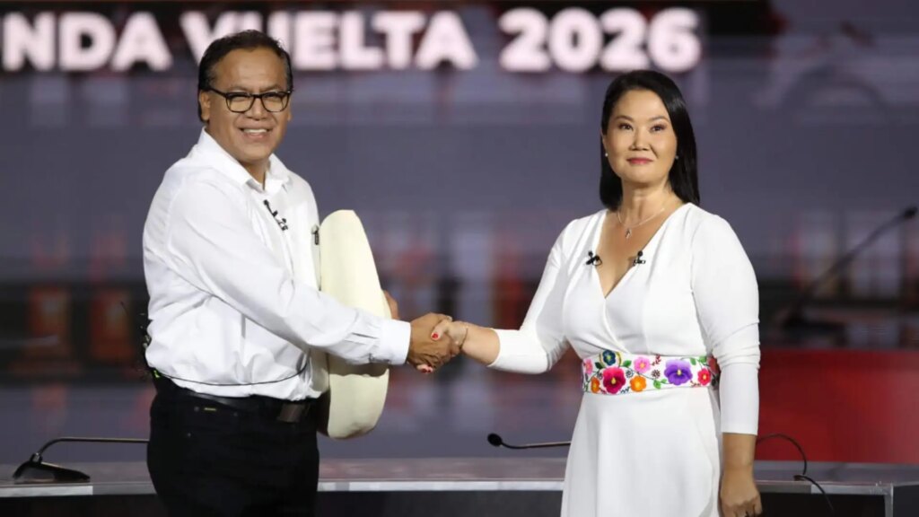 Keiko Fujimori y Roberto Sánchez se enfrentan este domingo