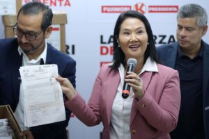 Keiko muestra sus actas y espera ser proclamada presidenta de Perú – Efecto Cocuyo