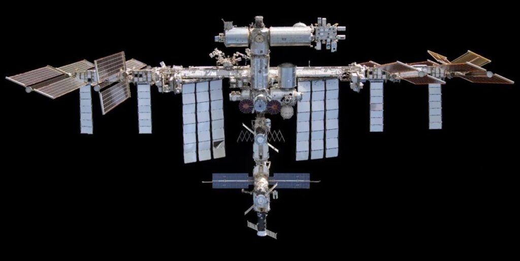 La NASA aísla a sus astronautas de la Estación Espacial Internacional mientras la agencia rusa reparaba unas fugas | europapress.es