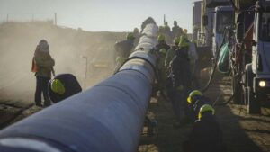 La OPEP+ aprueba un nuevo incremento en su cuota de producción de 188.000 barriles diarios