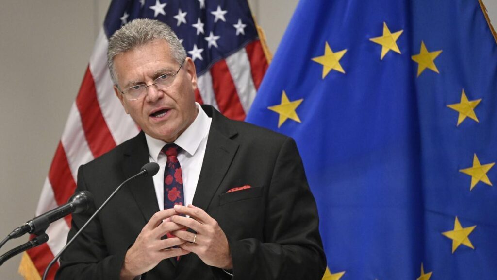 Maroš Šefčovič, comisario europeo de Comercio, habla durante una conferencia de prensa en la Delegación de la UE en Washington, el 24 de abril de 2026.