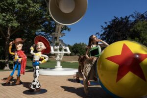 La cantante mexicana Belinda se une al elenco de doblaje en español de «Toy Story 5» – AlbertoNews