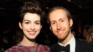 La historia de amor de Anne Hathaway y su marido Adam Shulman: un flechazo inesperado que llegó en el peor momento de su vida