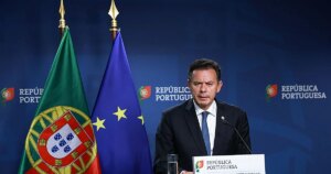 La izquierda y la derecha radical tumban la flexibilización del mercado laboral en Portugal