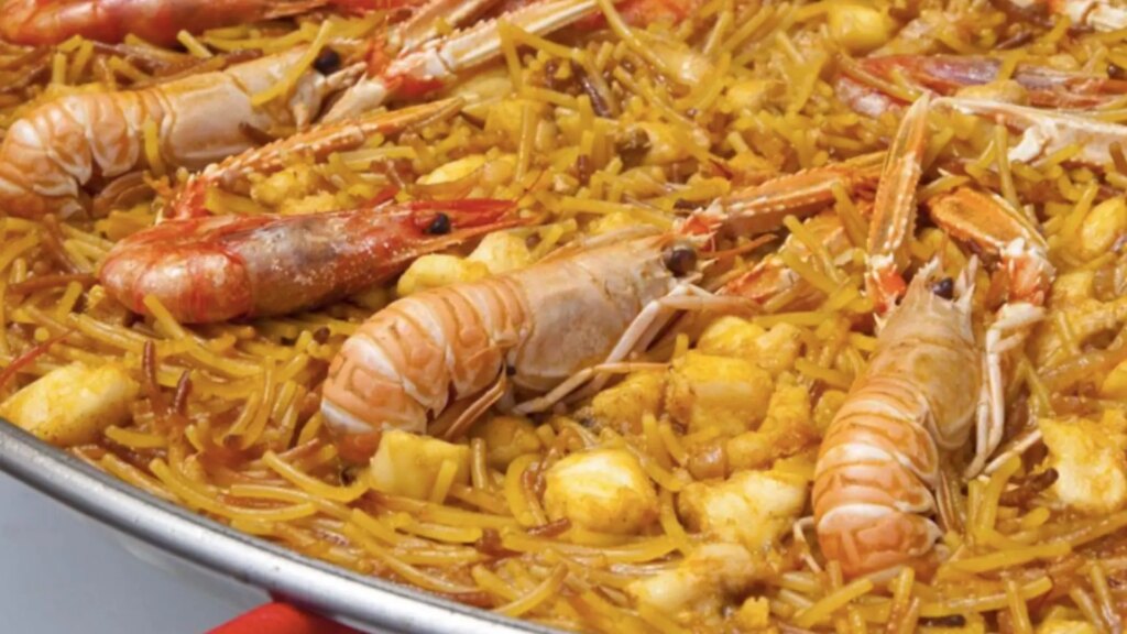 La mejor fideuá del mundo se hace en este restaurante... ¡de Asturias!
