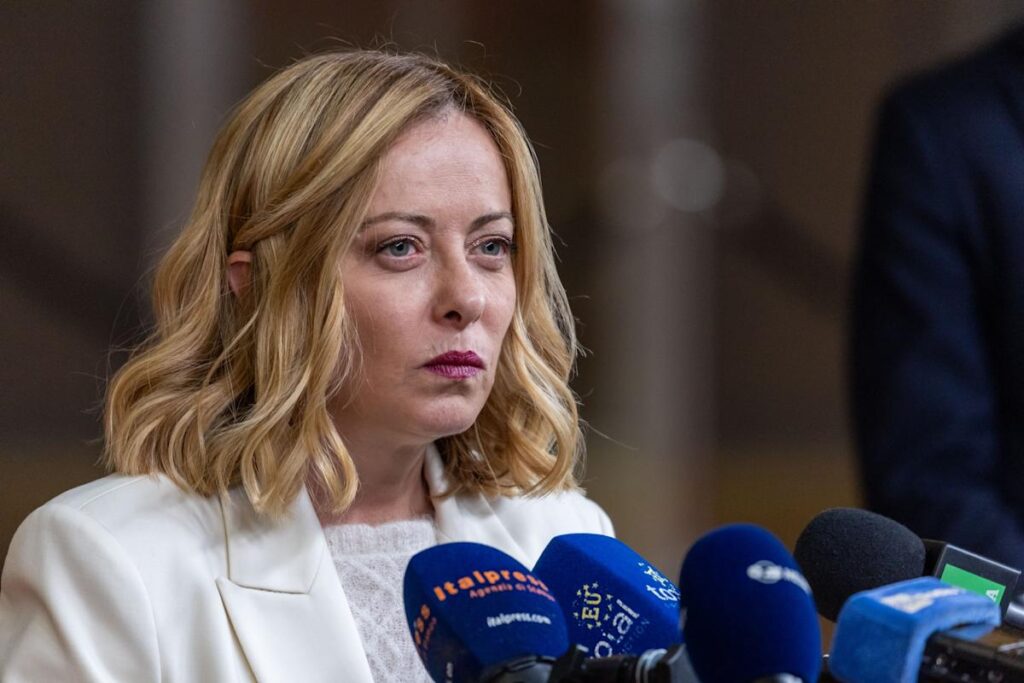 La política italiana critica al unísono a Trump por decir que Meloni le suplicó una foto - AlbertoNews