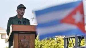 La reforma económica de Díaz-Canel para Cuba recibe la bendición de la cúpula del Partido Comunista y del expresidente Raúl Castro | elperiodico.com