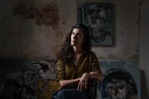 Las trabajadoras del hogar internas latinas en España se convierten en arte