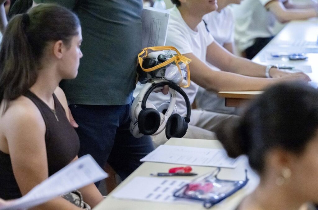 Las universidades madrileñas utilizan por primera vez dispositivos de radiofrecuencia para detectar fraude en la PAU