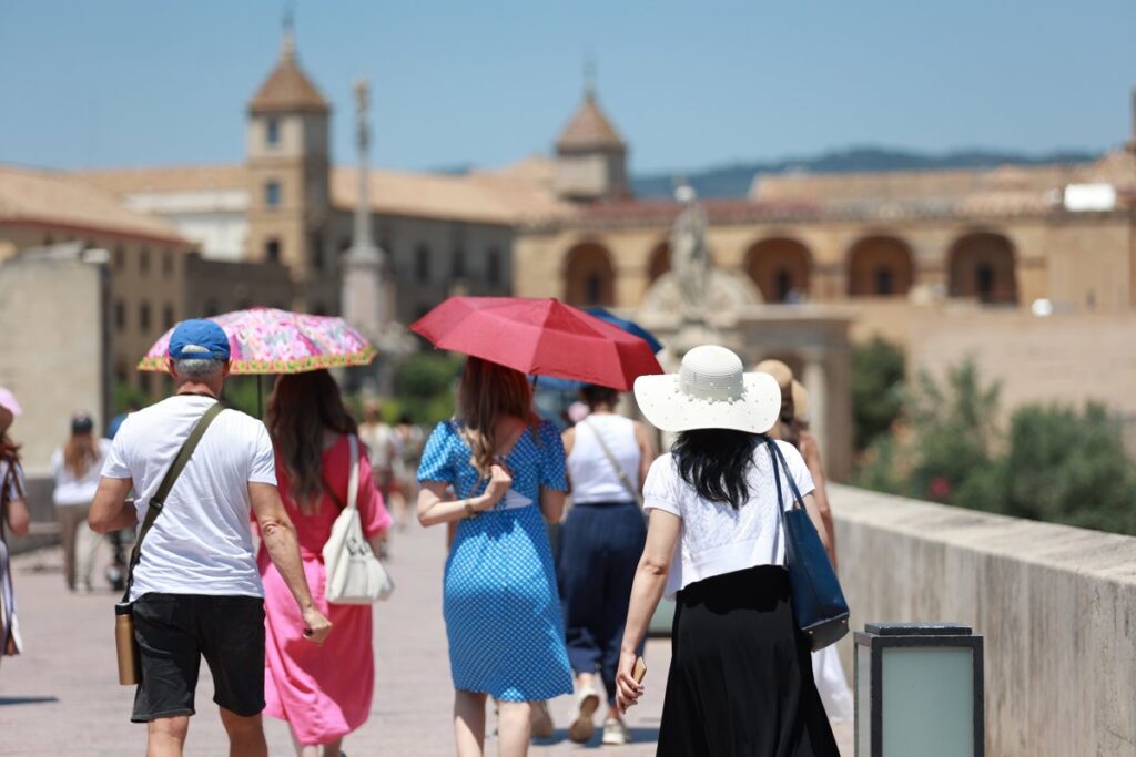 Los termómetros subirán este fin de semana, con más de 35ºC en todo el país, con posibles tormentas en norte y mesetas