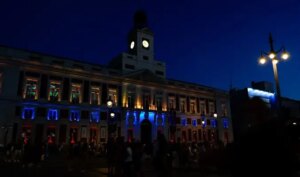 Madrid se ilumina con los colores de la bandera de Venezuela como muestra de solidaridad