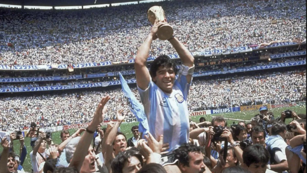 'Maradona Vive', la exposición inmersiva del legendario '10' de Argentina llega a Bogotá: dónde es y cuánto vale ir