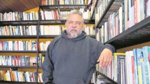 Mario Mendoza, el ‘rock star’de la literatura colombiana