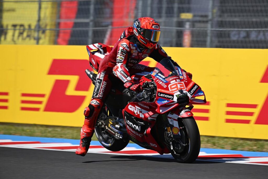 Márquez suma su victoria 100 en un fin de semana perfecto en Hungría