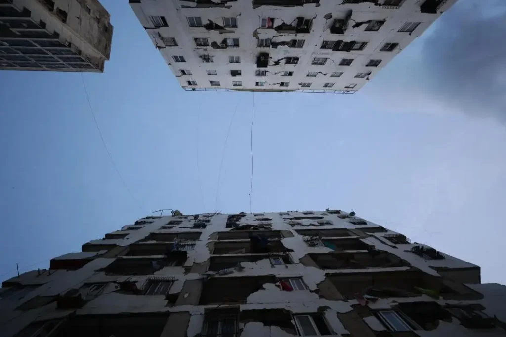 Más de 100 edificios colapsados en La Guaira, estado con mayor afectación por terremotos