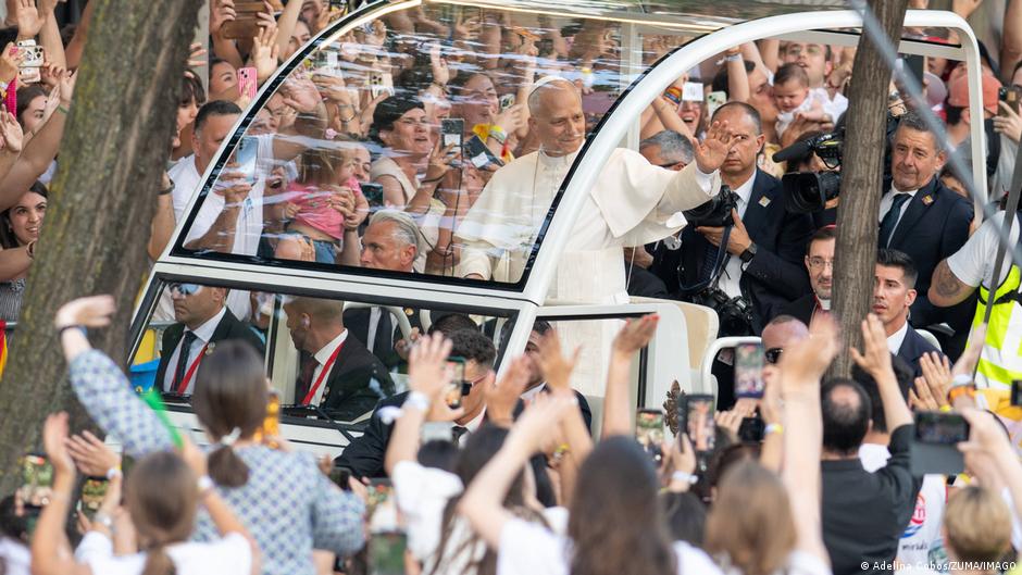 Más de un millón de fieles acuden a misa del papa en Madrid