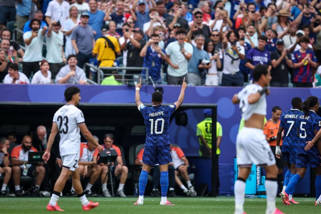 Mbappé no pierde la senda de Messi