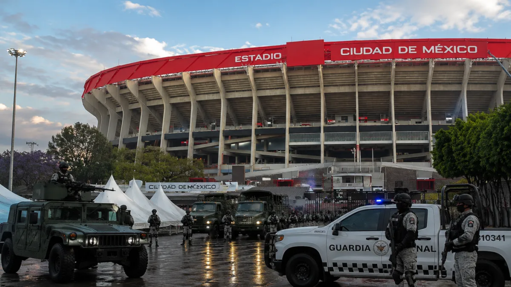 México activa el plan de seguridad más grande de su historia por el Mundial 2026: blindaje de sedes, 100,000 efectivos, 33 megadrones y 24 aviones especiales para cuidar jugadores, aficionados y población local