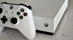 Microsoft da un giro a su estrategia en videojuegos: menos IA, volver a las consolas y controlar los precios