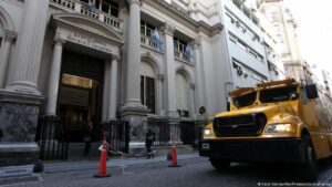 Milei autoriza al Tesoro a tomar deuda por USD5.000 millones