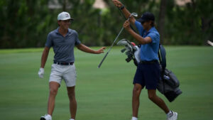 Miles Russell de 17 años se clasifica para el US Open con el hijo de Tiger como caddie