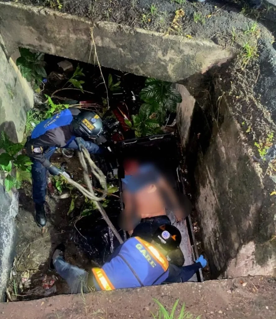 Motorizado fallece tras caer a canal de drenaje en Valencia