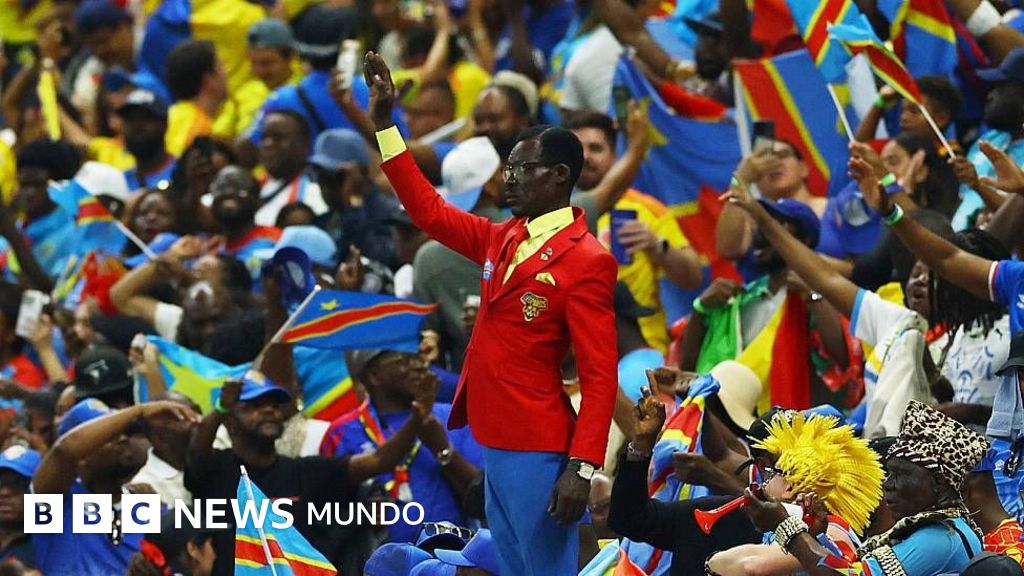 Mundial 2026: por qué un hincha de la República Democrática del Congo se para como una estatua viviente en todos los partidos de su selección