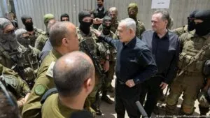 Netanyahu: «Mientras Hezbolá siga armado, nos quedaremos»